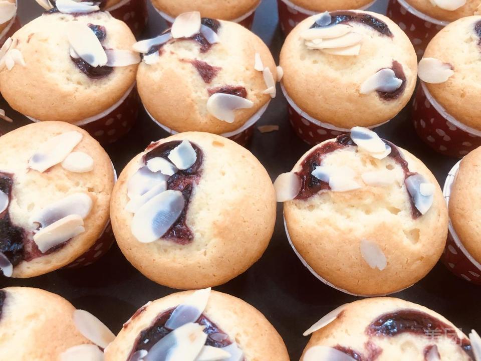 三只小洋蛋糕店