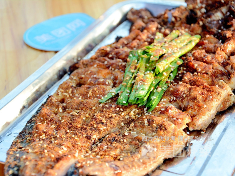 烤鲶鱼图片