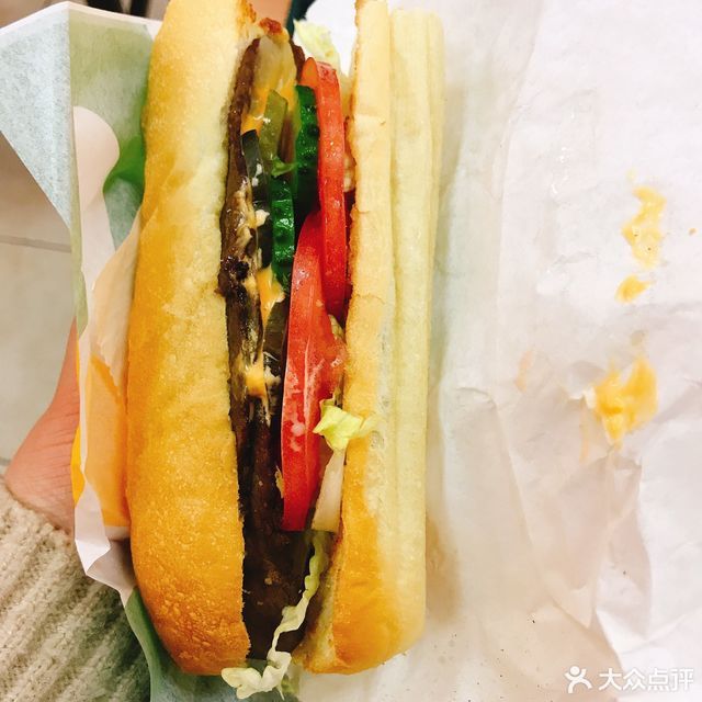 黑胡椒厚切牛排三明治金枪鱼三明治推荐菜:地址(在哪里):赛百味subway