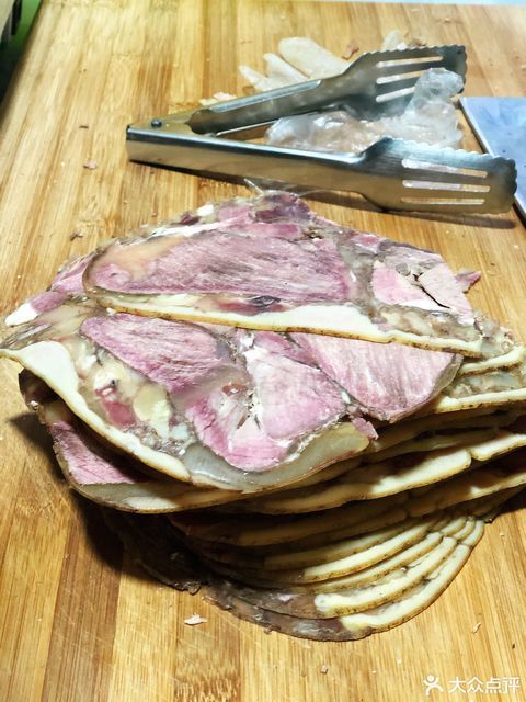 千层肚压板牛肉推荐菜:介绍:地址(在哪里):清真·拜记压板肉位于济源