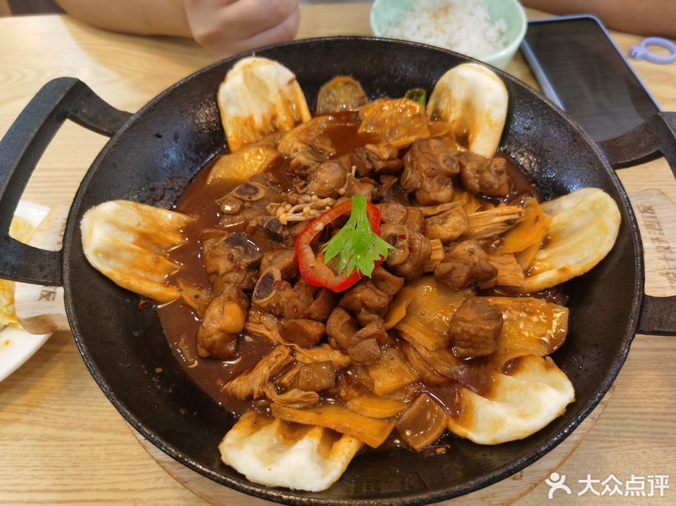 爆味地锅鸡图片