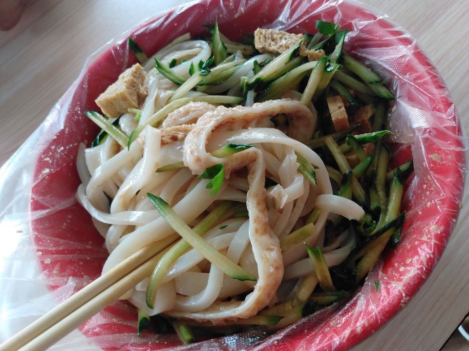 凉皮牛筋面两掺图片