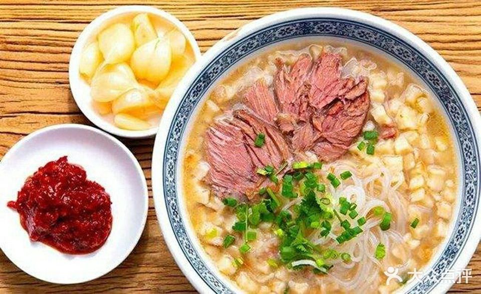 番茄鸡蛋拉面红烧牛肉拉面推荐菜:介绍:地址(在哪里):兰州拉面大盘鸡