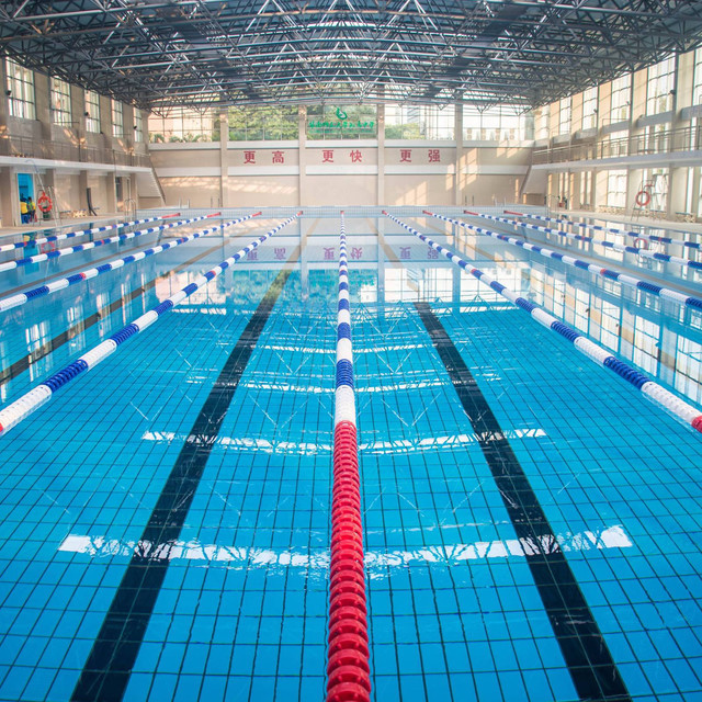 华师附中游泳馆图片