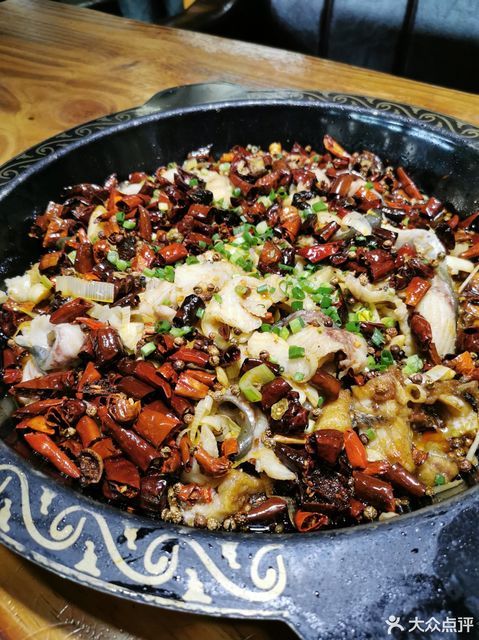大锅梭边鱼图片