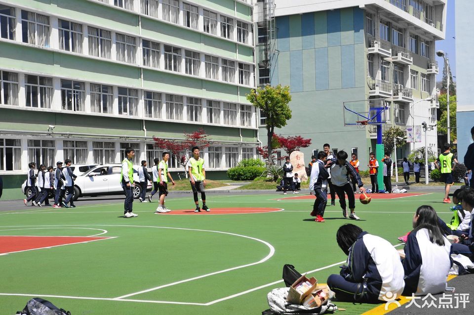 上海富民专修学院图片