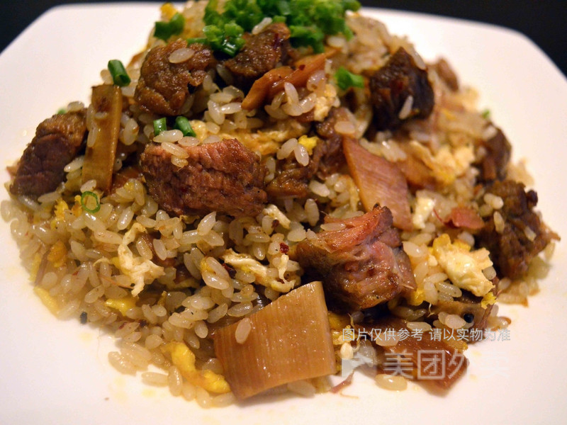 甜辣鸭腿炒饭推荐菜:地址(在哪里):精武鸭脖位于烟台市龙口市振兴中路