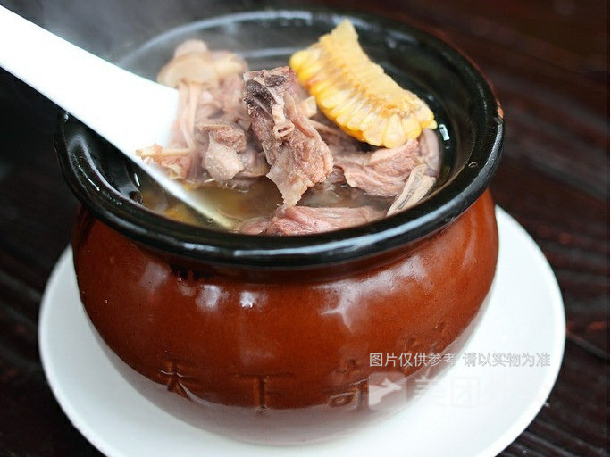 推荐菜:地址(在哪里):南昌瓦罐煨汤位于安康市汉滨区