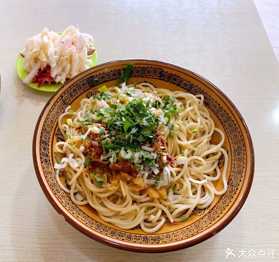平凉郝师泡菜饸饹面图片