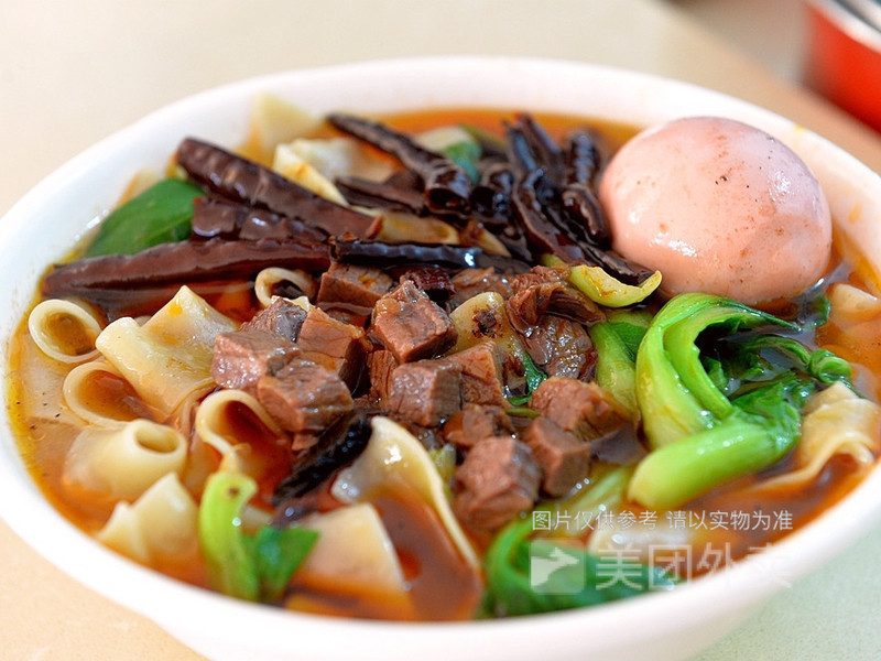 正宗安徽牛肉板面图片