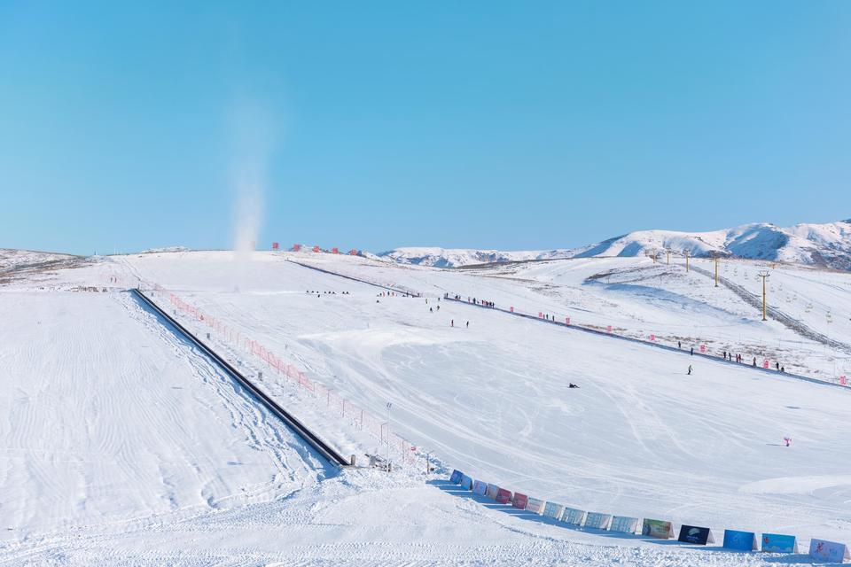 额敏县也迷里滑雪场图片