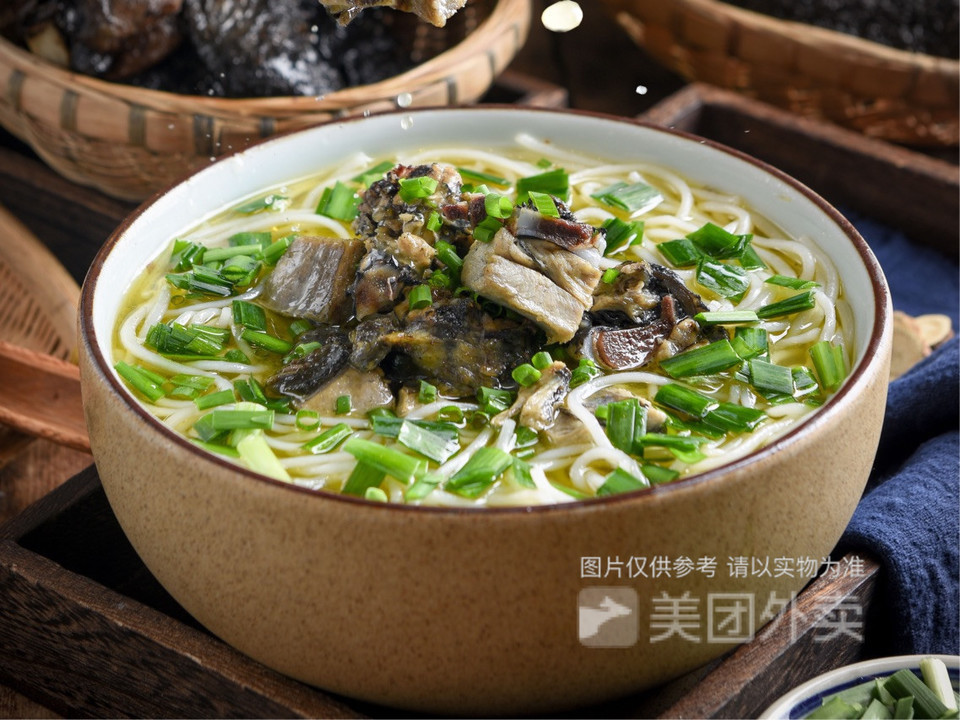 子宸什夹婆乌鸡米线蓝润置地广场店