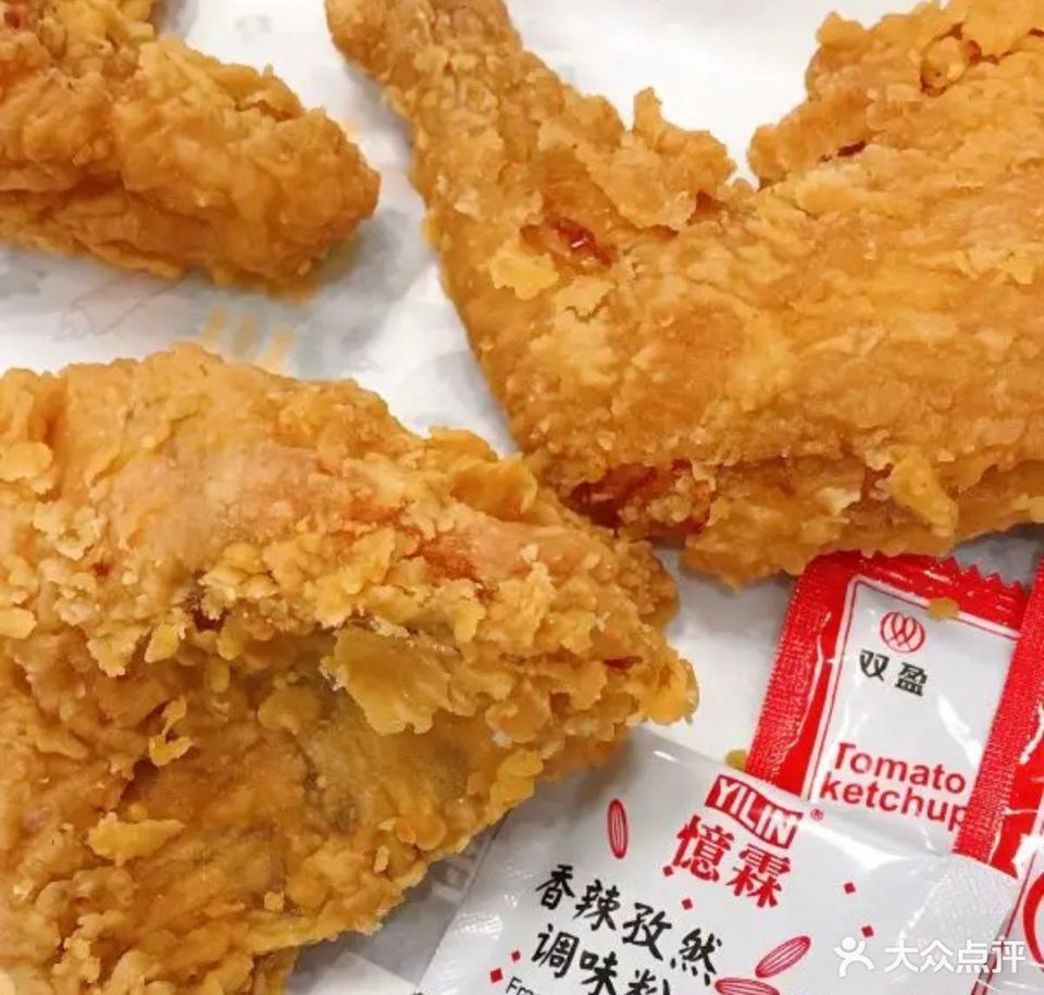 香辣鸡排堡推荐菜:介绍:地址(在哪里):华莱士汉堡店(淄博世纪路店)