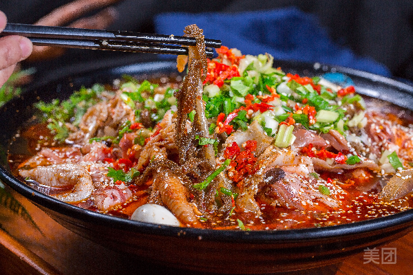 介绍:地址(在哪里):嘉州冒天下冒菜位于乐山市犍为县玉津镇岷江北路95