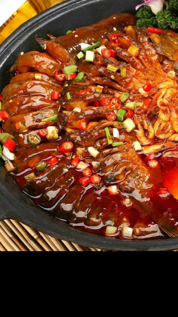 东北铁锅炖嘎嘎香