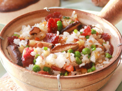 杏姐街坊美食老字号粉皮卷瓦罉饭图片