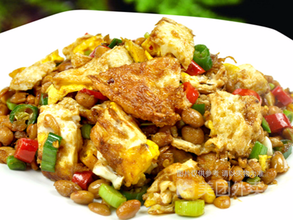 腊八豆炒荷包蛋图片