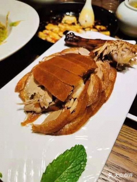 草窝烤鸭会展中心店