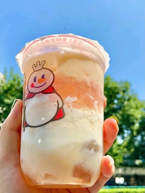 桃桃摇摇奶昔图片