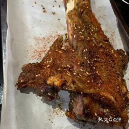 新疆烤羊肉怎么烤 t01555a7e012edd3499.jpg