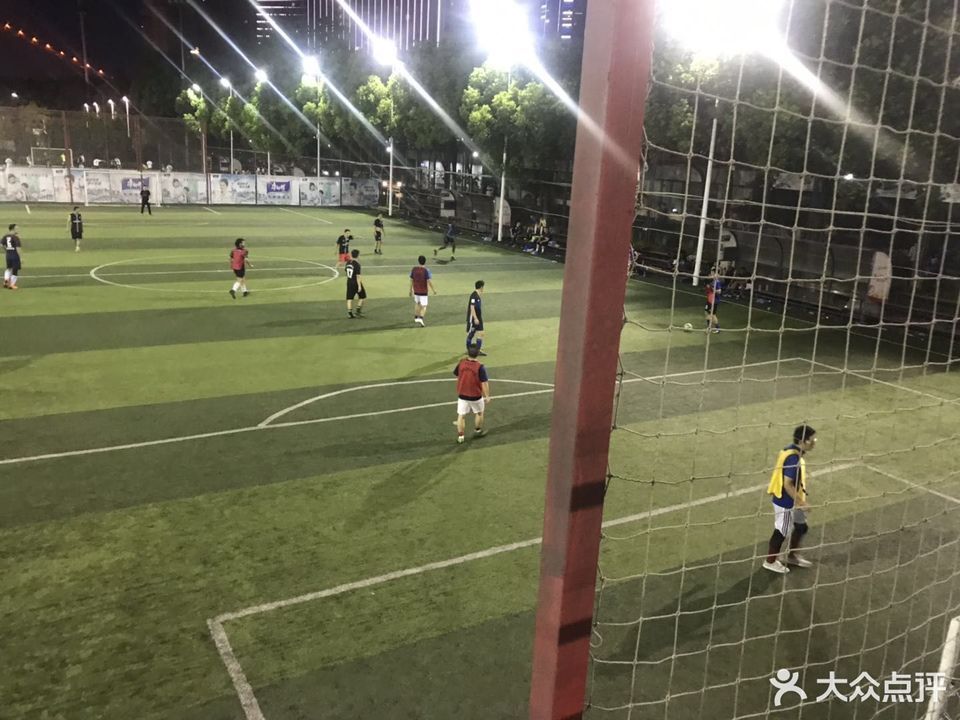 汉阳江滩-篮球场图片