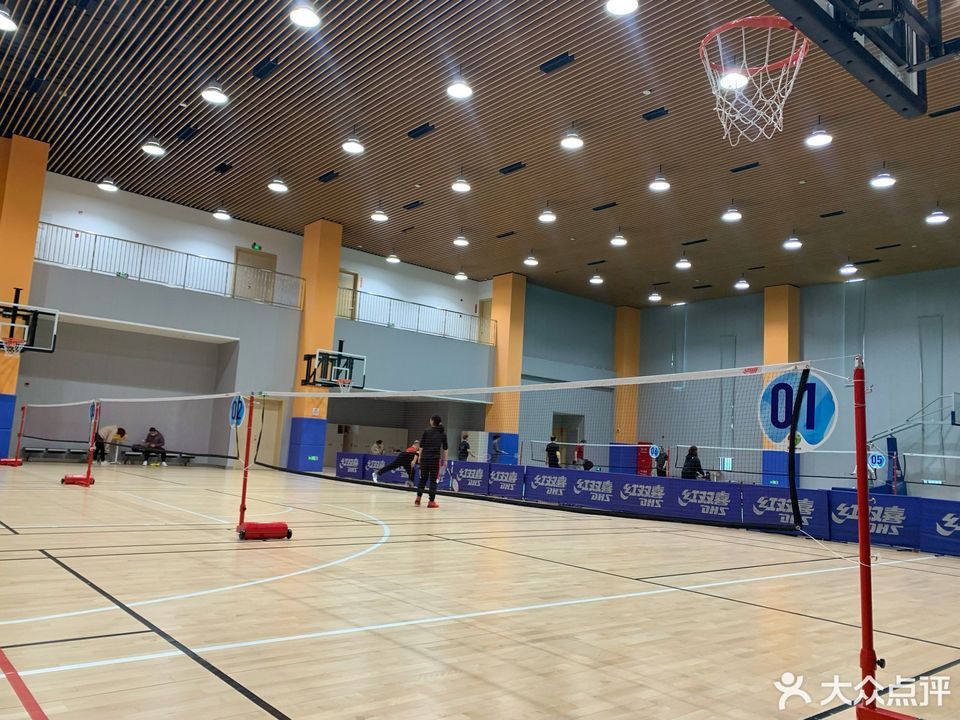 泗泾新凯体育中心图片