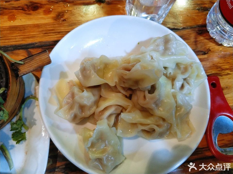 肥肠格格推荐菜:介绍:地址(在哪里):桃儿包面位于