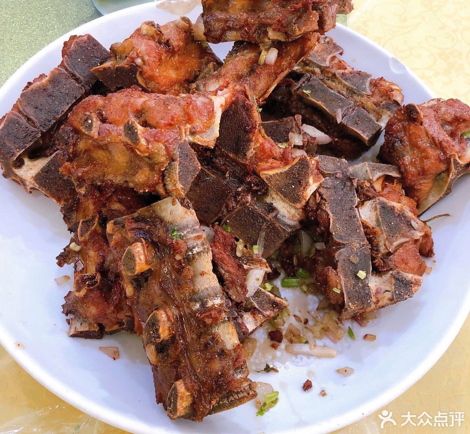 手抓椒盐猪脊骨图片