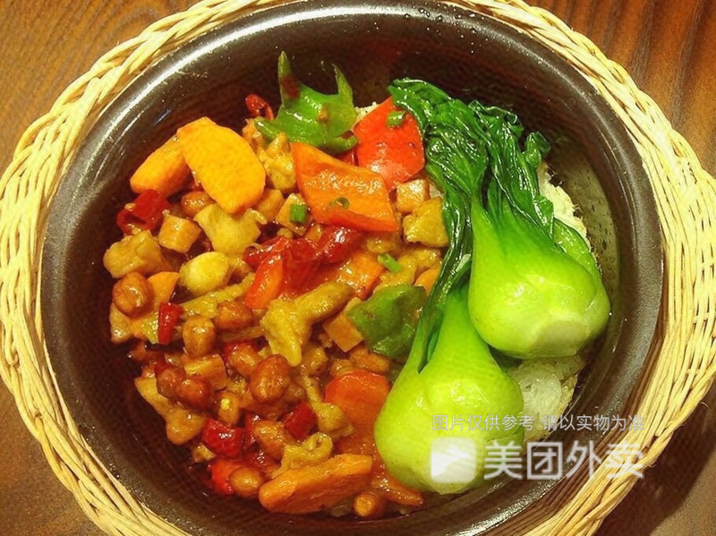 宫保鸡丁煲仔饭图片