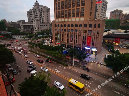 酒店地址(位置,怎么去,怎么走,在哪,在哪里,在哪儿):海口市龙华区滨涯