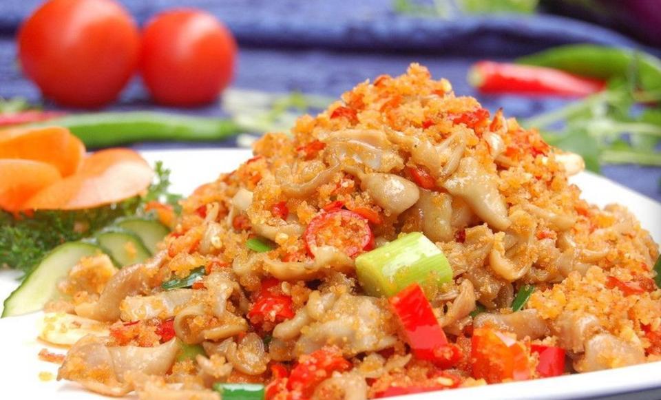 榨辣椒炒肥肠图片