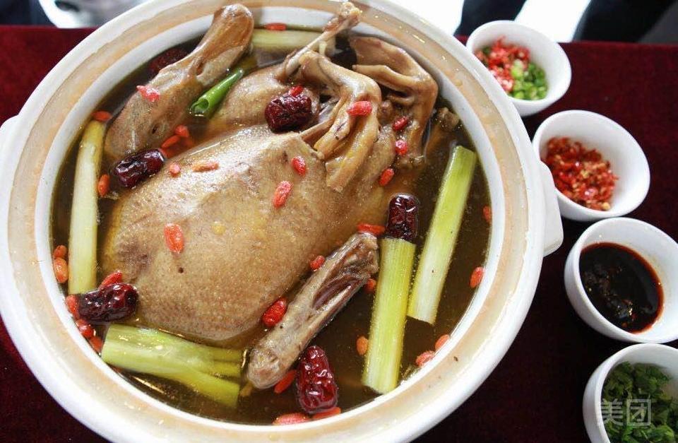 老鸭整只汤锅图片