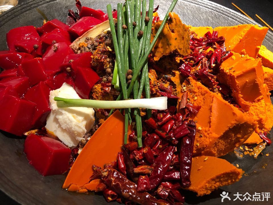 自制梅林午餐肉纯鸭血推荐菜:介绍:地址(在哪里):宸火锅位于成都市