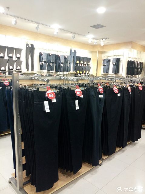 御龙服装批发市场