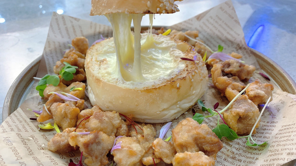 炸鸡佐拉丝汉堡包图片