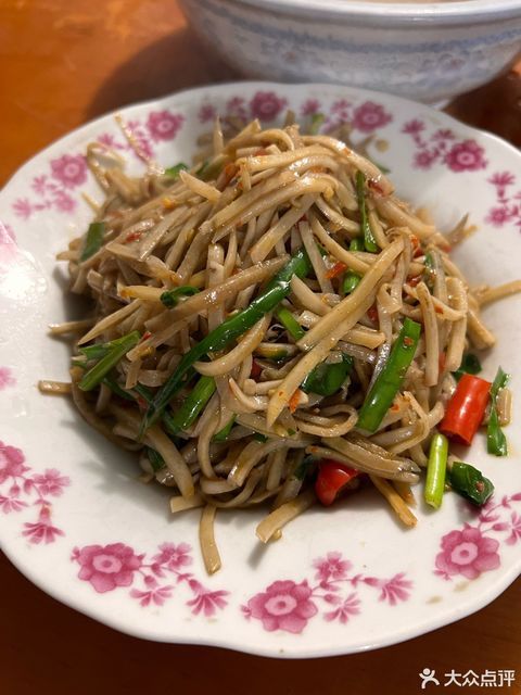 酸辣芋头丝图片