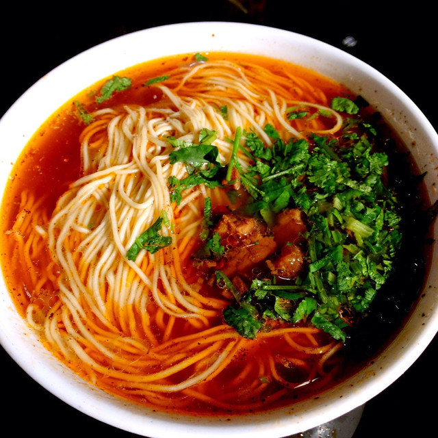 大碗牛肉拉面图片