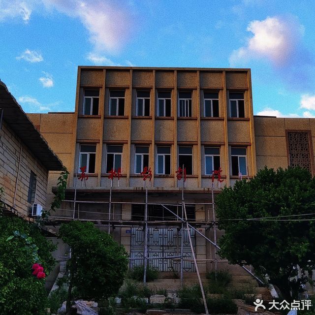 嘉排中心小学图片