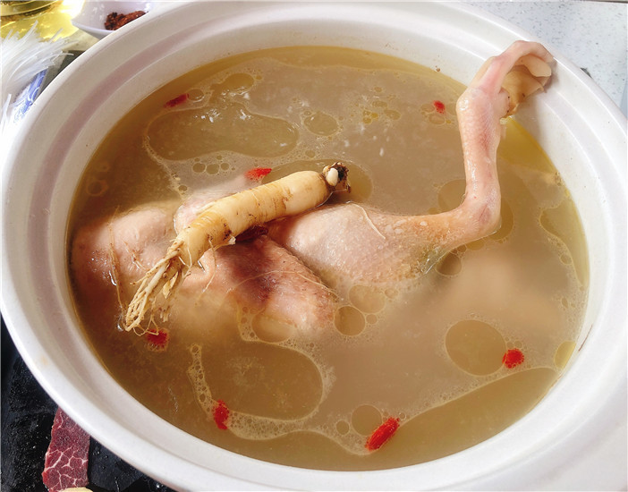 人参炖老鸭汤图片