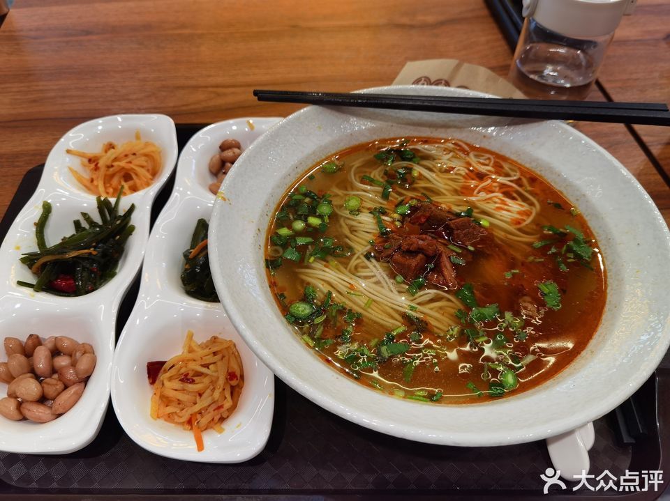 在哪儿):济南市历城区启航路济南遥墙国际机场航站楼电话:空港快餐