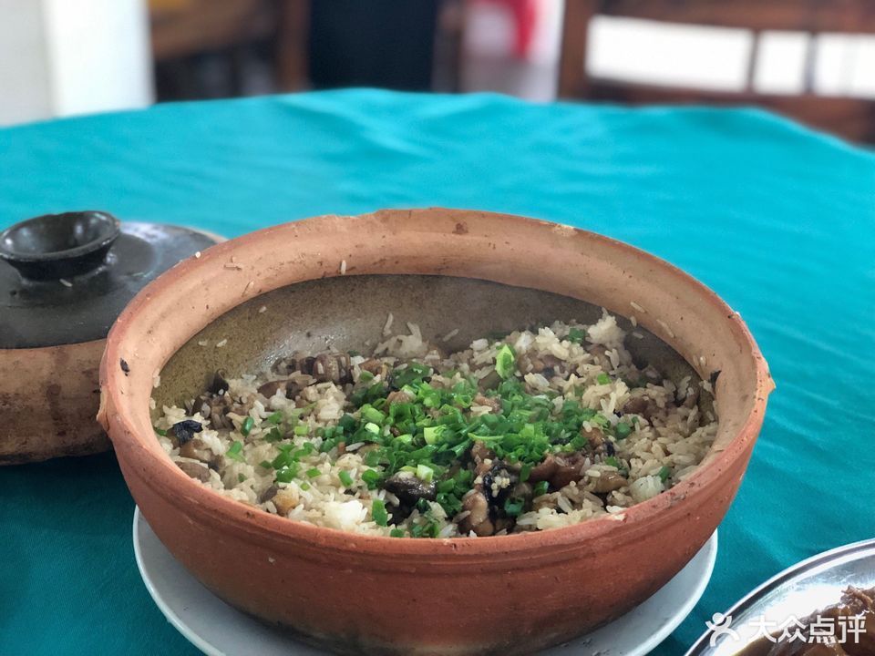 恩平市大田镇朗底牛哥农家菜饭店