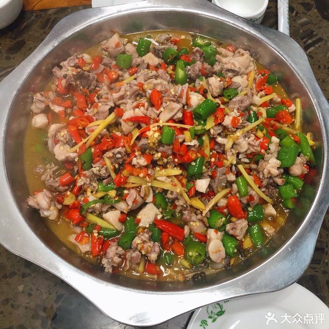 推荐菜:介绍:地址(在哪里):滨江鲜锅好吃兔(翡翠园店)位于内江市资中