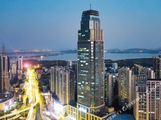 武汉岳家嘴山河大厦