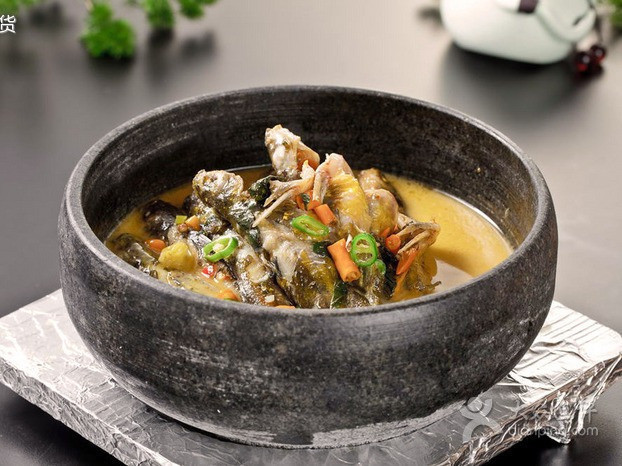 石锅黄骨鱼图片