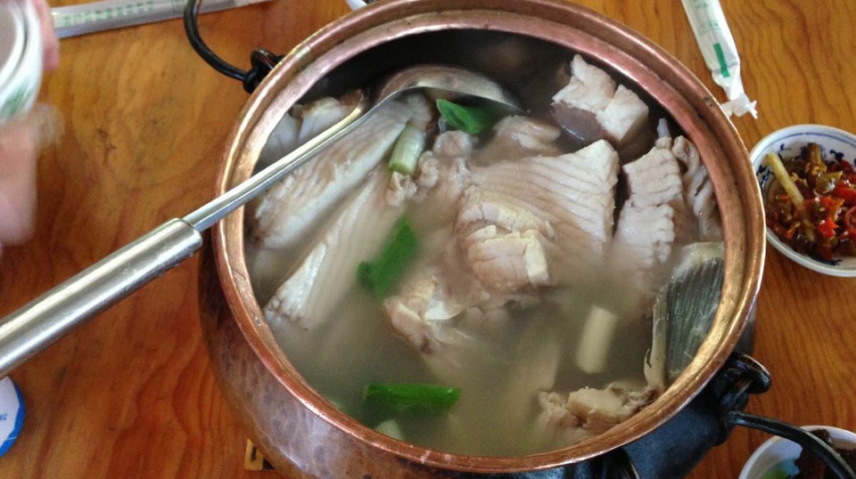 明星铜锅鱼图片