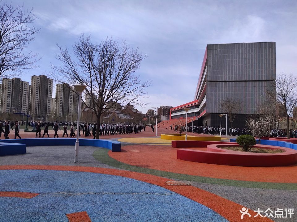 天津外国语大学附属滨海外国语学校小学一部图片