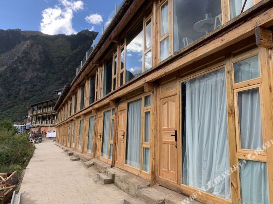 云南梅里雪山雨崩村