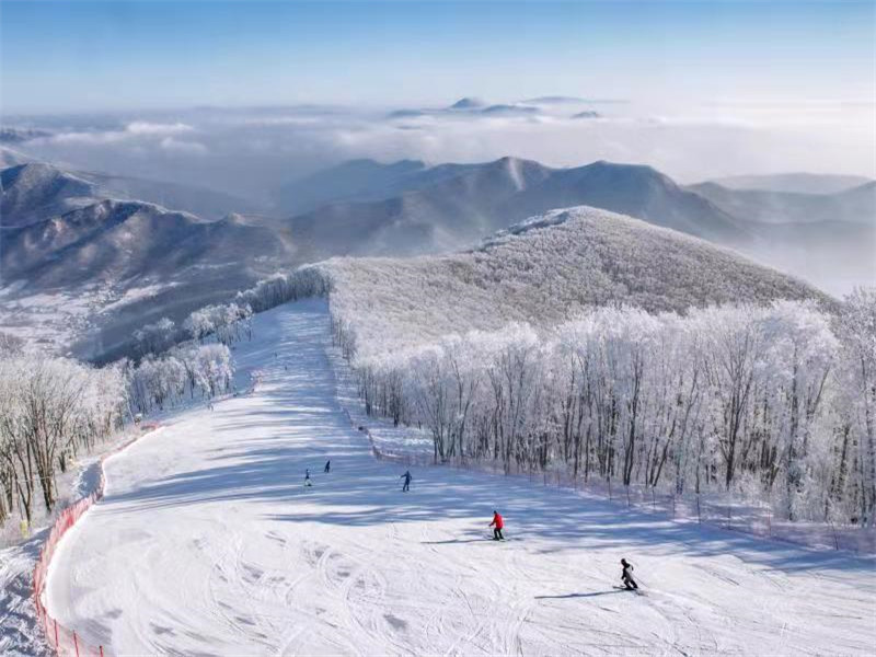 吉林市丰满区青山大街888号万科松花湖度假区内电话:吉林万科松花湖