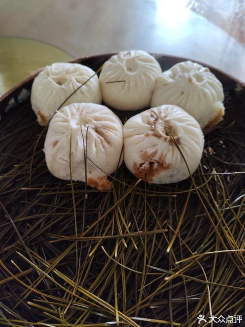 北梁松枝包子图片