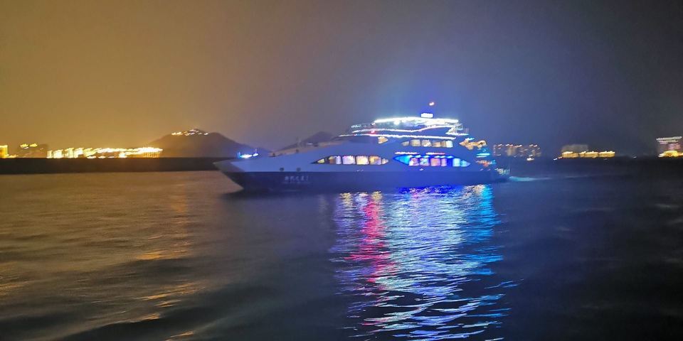 扬帆号夜游(三亚湾)图片